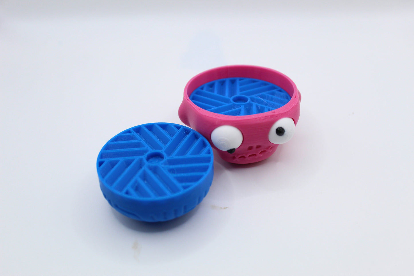 3D Printed Spinning Zombie Head Herb Grinder